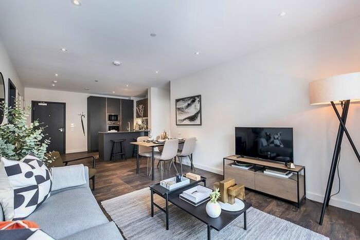 2 Bedroom Flat To Rent In Grenan Square, Greenford, UB6