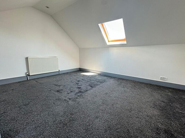 3 Bedroom Flat To Rent In Tylney Road, London, E7