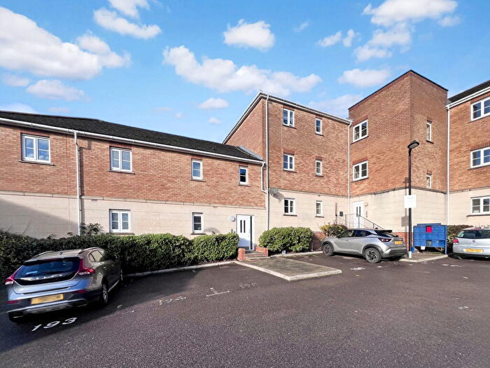 2 Bedroom Apartment For Sale In Ambleside, Purfleet, RM19