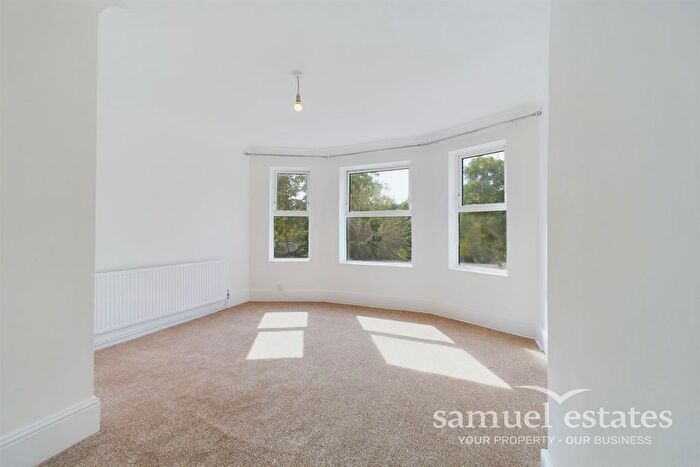 1 Bedroom Flat To Rent In Oakdale Road, Streatham, SW16