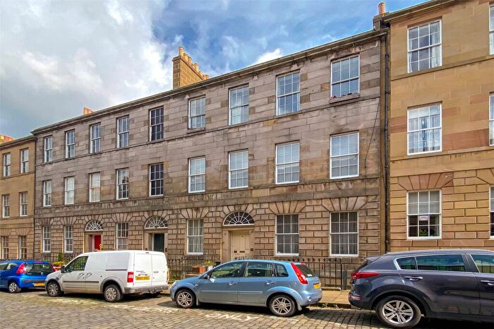 1 Bedroom Flat To Rent In Clarence Street, Edinburgh, Midlothian, EH3