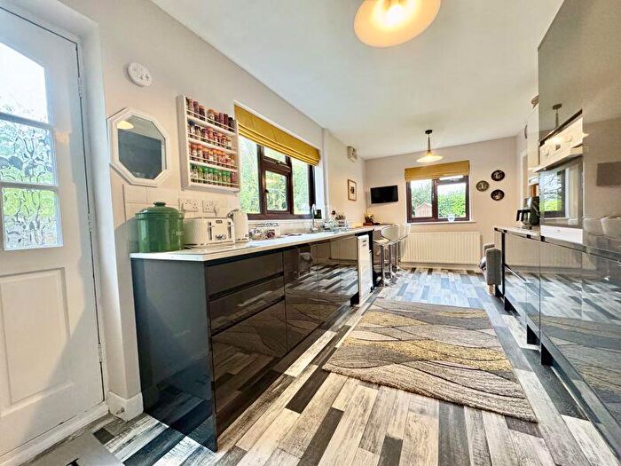 2 Bedroom Bungalow For Sale In Main Road, Saltfleet, LN11