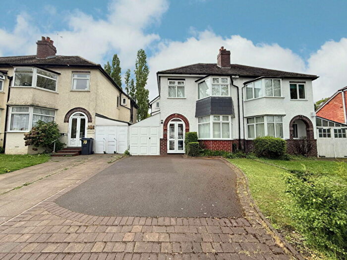 3 Bedroom Semi-Detached House For Sale In Dalbury Road, Hall Green, B28