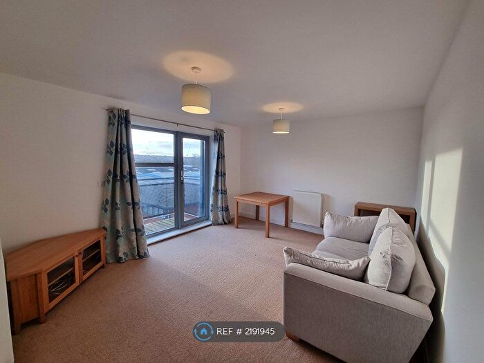 2 Bedroom Flat To Rent In Talavera Close, Bristol, BS2