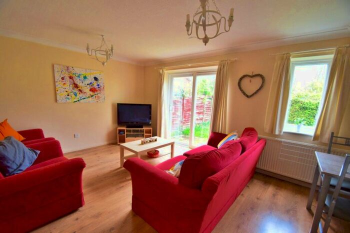 4 Bedroom Semi-Detached House To Rent In Stanmore, SO22