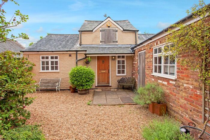 1 Bedroom Cottage To Rent In Hatchet Lane, Winkfield, Windsor, SL4