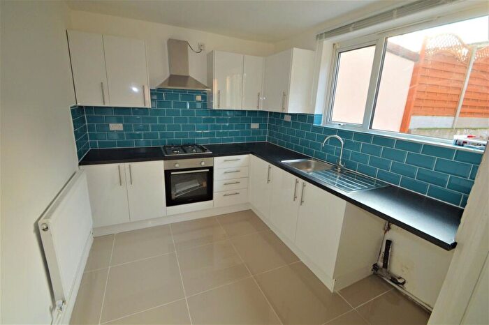 2 Bedroom Flat To Rent In Henley Road, Ilford, IG1