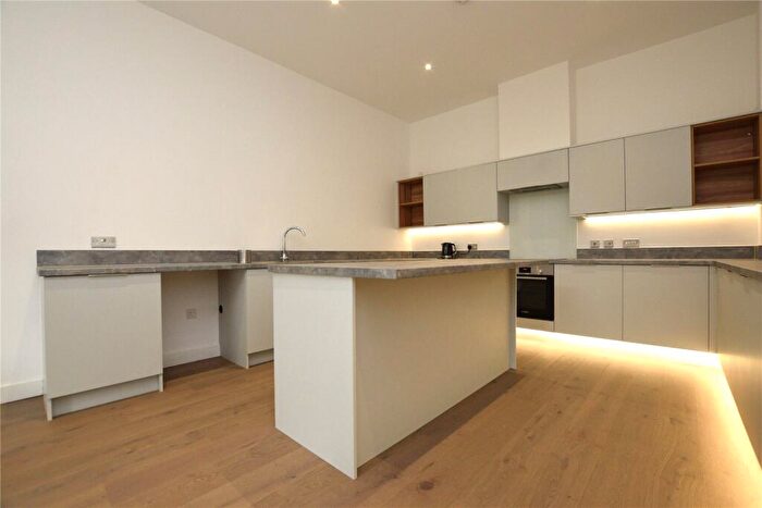 4 Bedroom Town House To Rent In Bobbin Row, Leeds, West Yorkshire, LS12