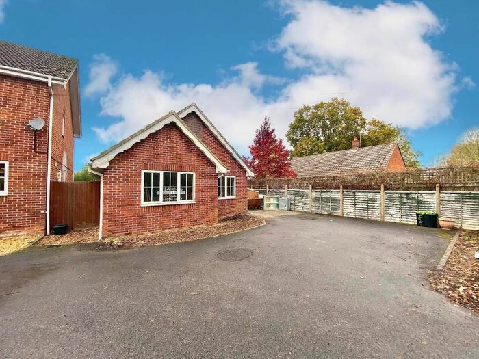 4 Bedroom Bungalow To Rent In Barbe Baker Avenue, West End, Southampton SO30