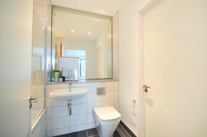 2 Bedroom Flat To Rent In Bury Street, Salford, M3