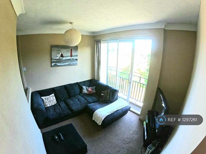 2 Bedroom Flat To Rent In Tanys Dell, Harlow, CM20