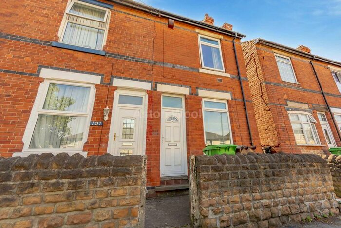 2 Bedroom Terraced House To Rent In Bobbers Mill Road, Nottingham, NG7