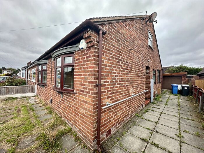 2 Bedroom Bungalow For Sale In Clincton View, Widnes, Cheshire, WA8