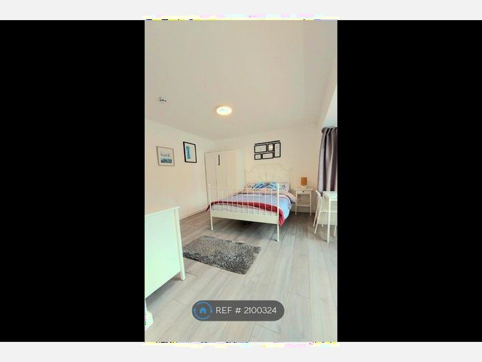 Studio To Rent In Studio, Edgware, HA8