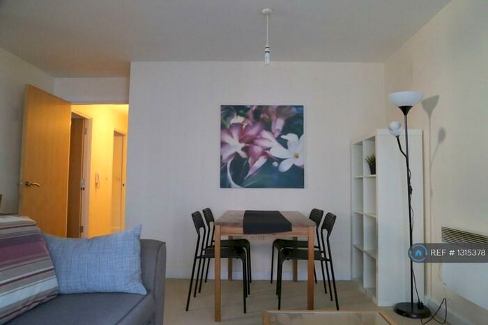 2 Bedroom Flat To Rent In Beauchamp House, Coventry, CV1