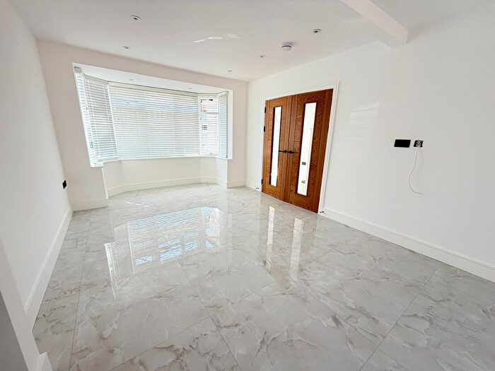 3 Bedroom Semi Detached House To Rent In Shaldon Road, Edgware, HA8