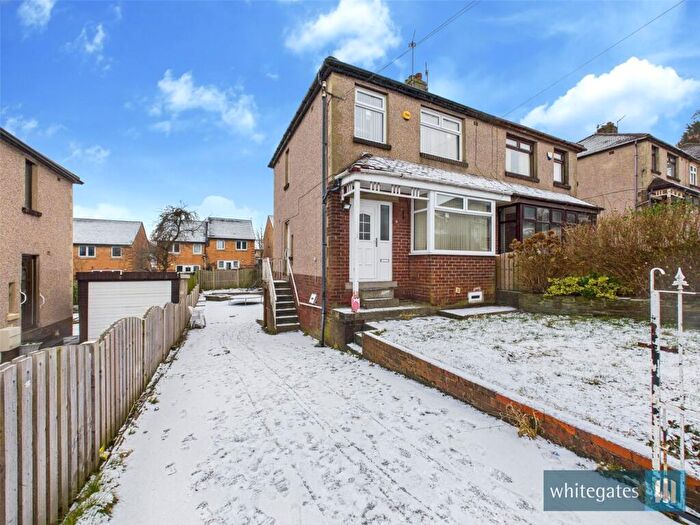 3 Bedroom Semi Detached House For Sale In Southmere Terrace, Bradford, West Yorkshire, BD7
