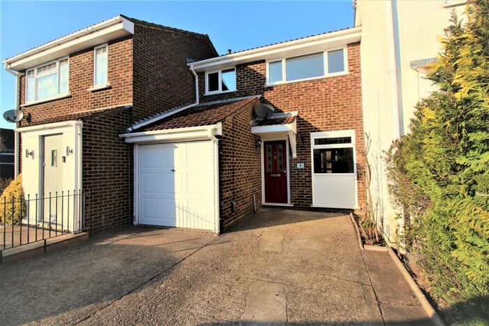 3 Bedroom House To Rent In Camellia Close, Chelmsford, CM1