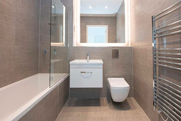 1 Bedroom Flat To Rent In Capital Drive, Linford Wood, MK14