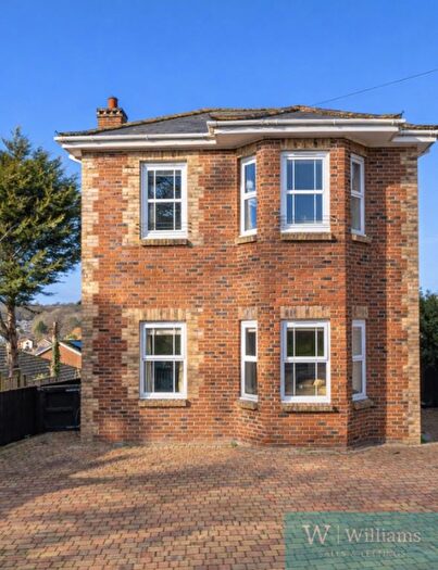 3 Bedroom Detached House For Sale In Kite Hill, Wootton Bridge, Ryde, PO33
