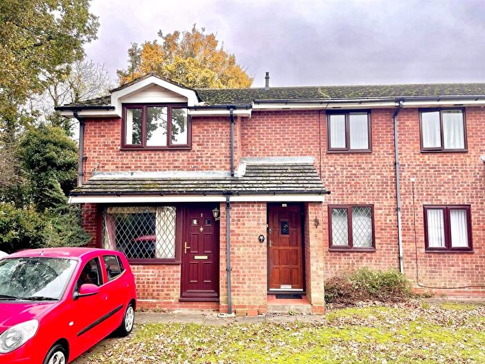 2 Bedroom Maisonette To Rent In Tenbury Close, Redditch, B98