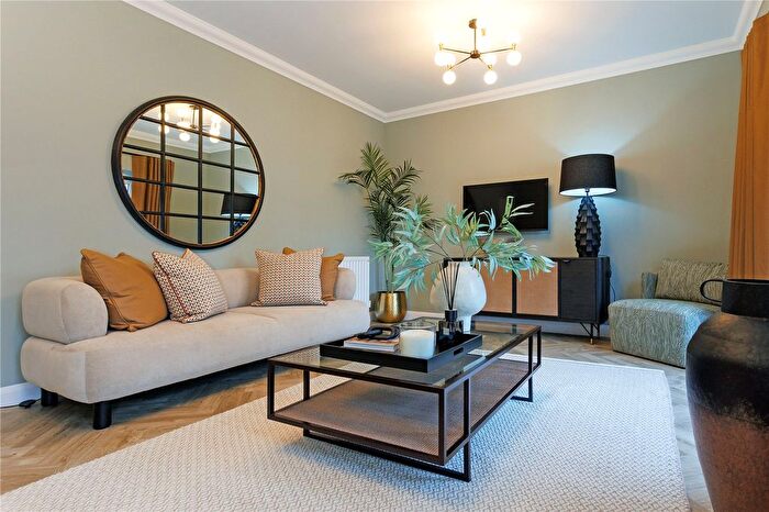 4 Bedroom Detached House For Sale In The Wallace - The Fairways, Elderslie, Johnstone, Renfrewshire, PA5