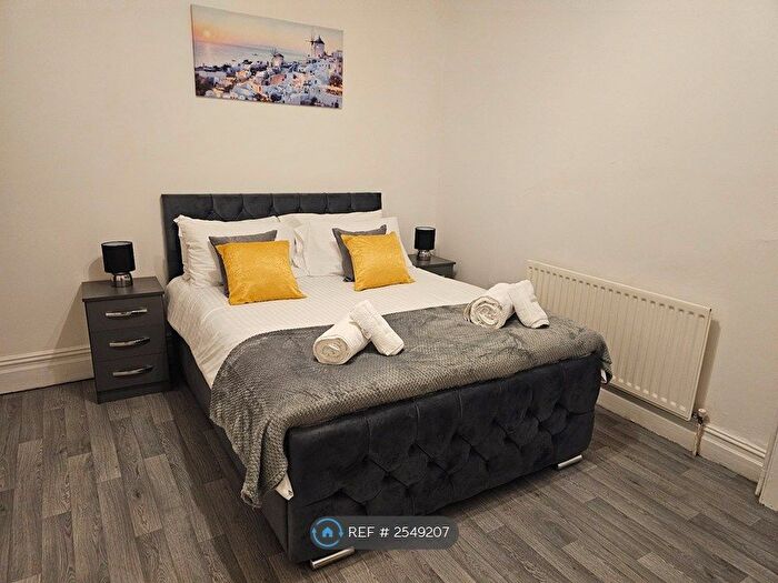 4 Bedroom End Of Terrace House To Rent In Russell Street, Luton, LU1