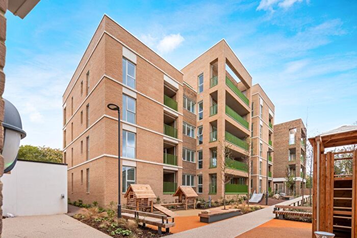 3 Bedroom Flat For Sale In Lower Road, London, SE16