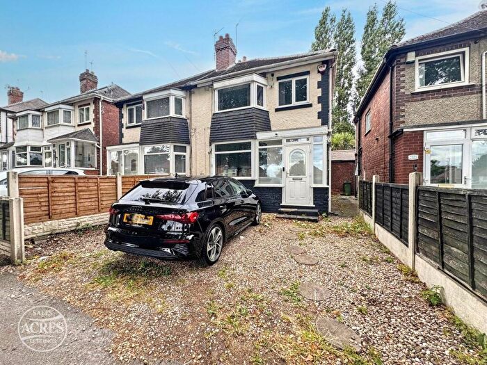 3 Bedroom Semi-Detached House For Sale In Kingstanding Road, Kingstanding, Birmingham, B44