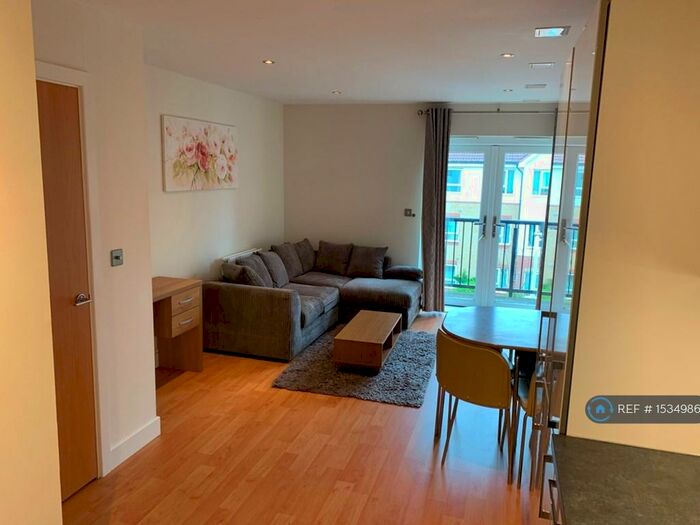 1 Bedroom Flat To Rent In Autumn Court, Romford, RM7
