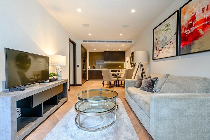 2 Bedroom Flat For Sale In Balmoral House, Earls Way, London, SE1