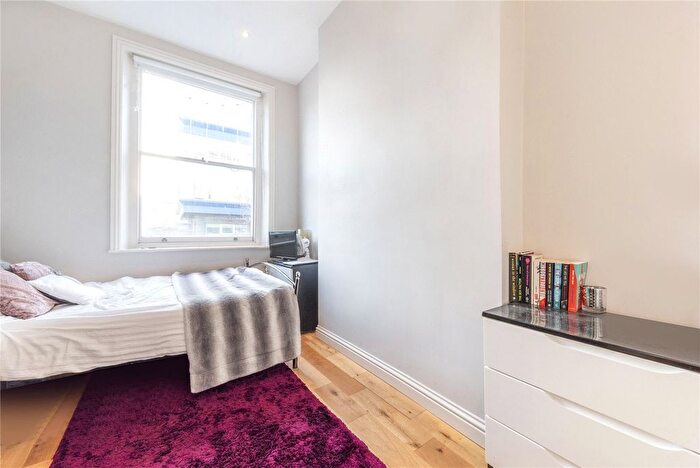 1 Bedroom Terraced House To Rent In Chalk Farm Road, Chalk Farm, NW1