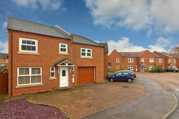 4 Bedroom Semi-Detached House To Rent In Colossus Way, Bletchley, Milton Keynes MK3