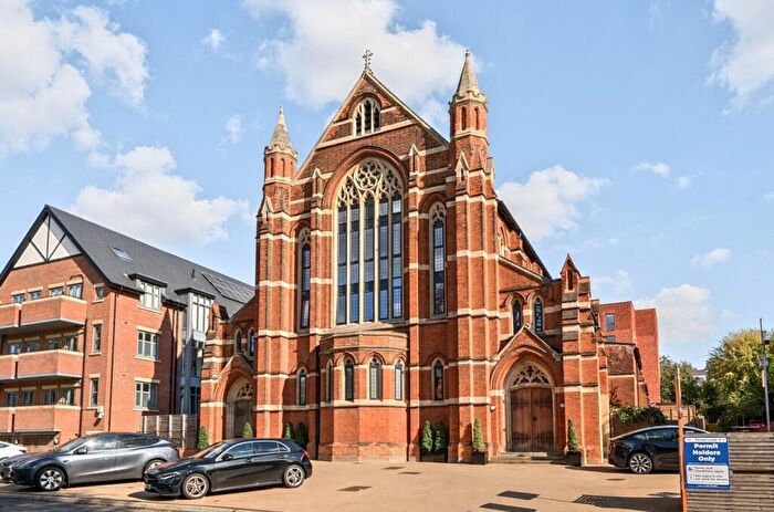 1 Bedroom Flat For Sale In Holden Road, Woodside Park, N12