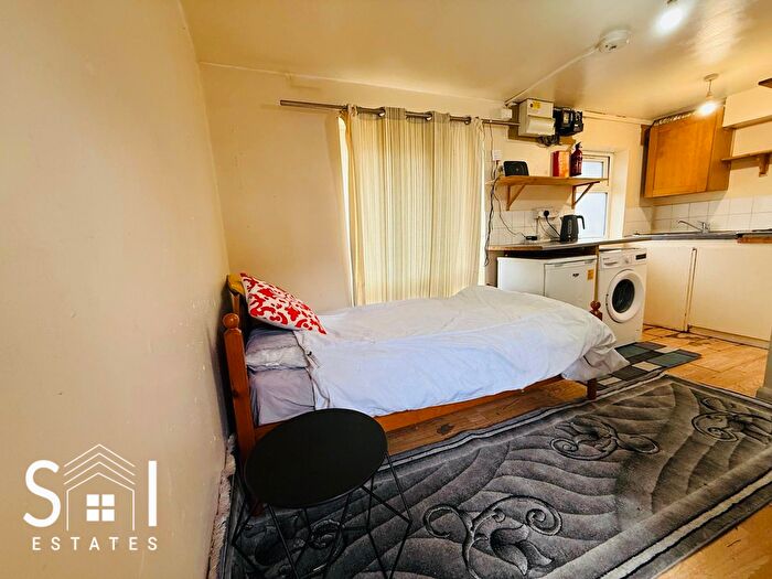 1 Bedroom Studio To Rent In West End Road, Southall, UB1