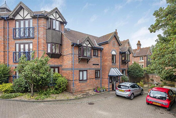 1 Bedroom Apartment For Sale In Talbot Court, Reading, RG1