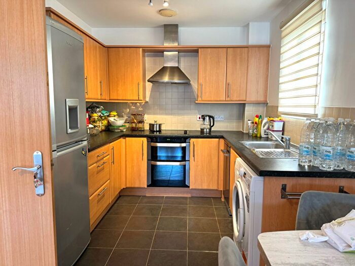 2 Bedroom Flat To Rent In Enstone Road, Enfield, EN3