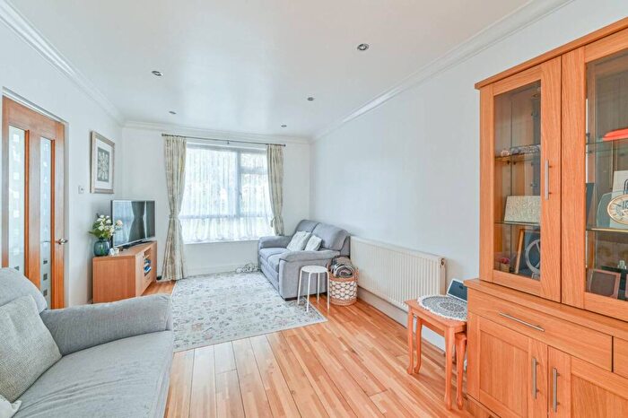 3 Bedroom Terraced House For Sale In Stane Way, Woolwich, London, SE18