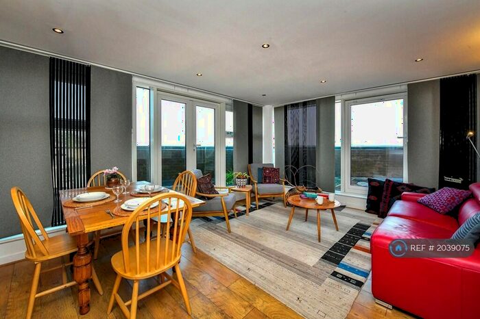 2 Bedroom Flat To Rent In Excelsior, Swansea, SA1