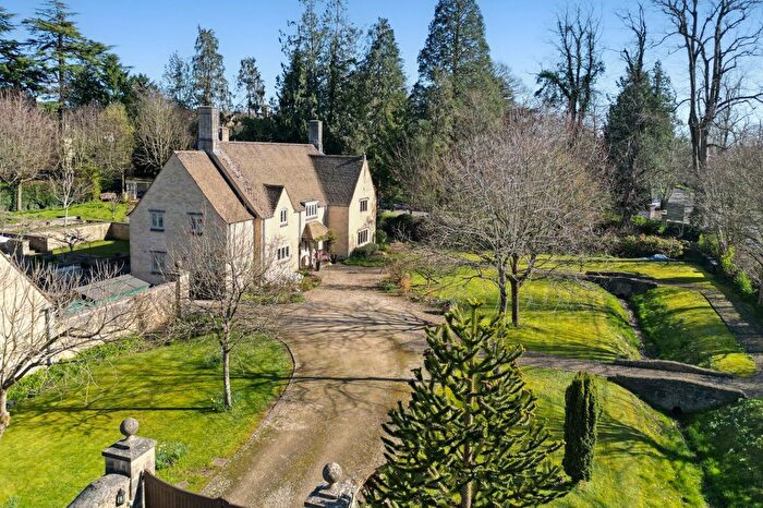 4 Bedroom Detached House For Sale In Gloucester Road, Cirencester, Gloucestershire, GL7