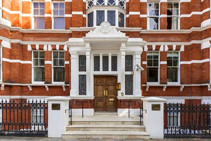 Studio To Rent In Holland Park Gardens, West Kensington, W14
