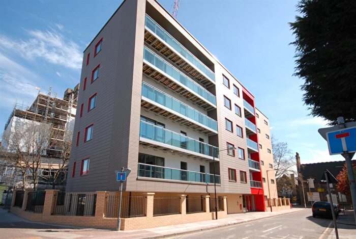 2 Bedroom Apartment To Rent In Brook House, Fletcher Street, E1