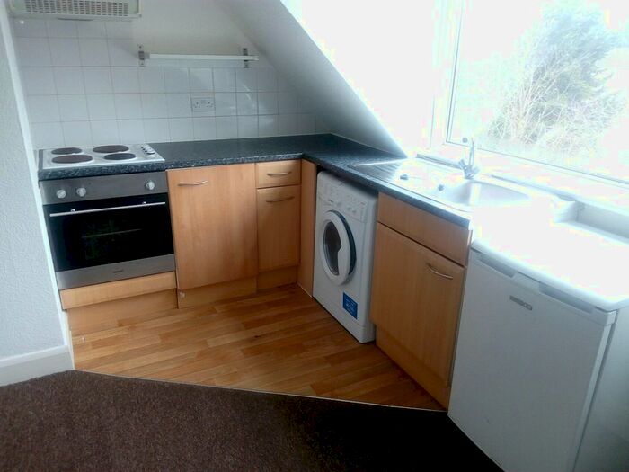 1 Bedroom Flat To Rent In Elm Park Road, London, N21