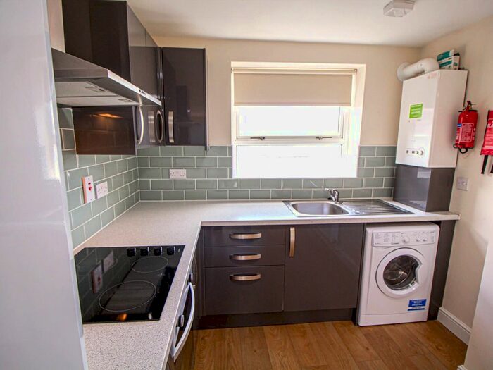 2 Bedroom Flat To Rent In Apt, Pavilion House #, HG1