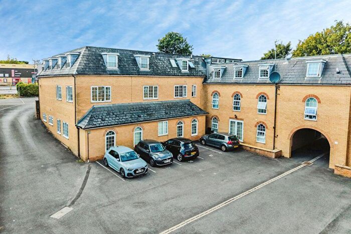 2 Bedroom Flat For Sale In Longwood Court, Cirencester, Gloucestershire., GL7