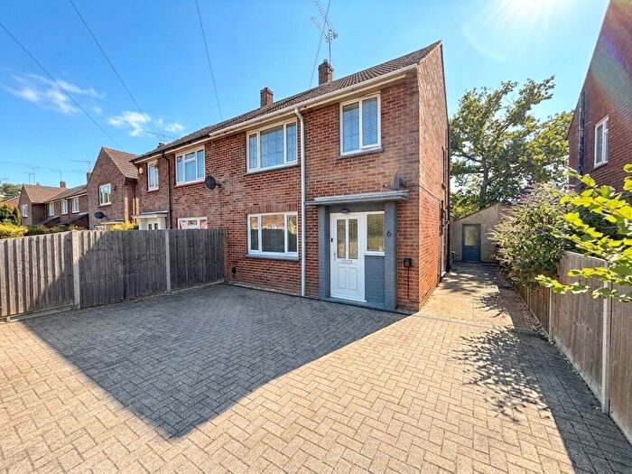 3 Bedroom Semi-Detached House For Sale In Poppyhills Road, Camberley, GU15
