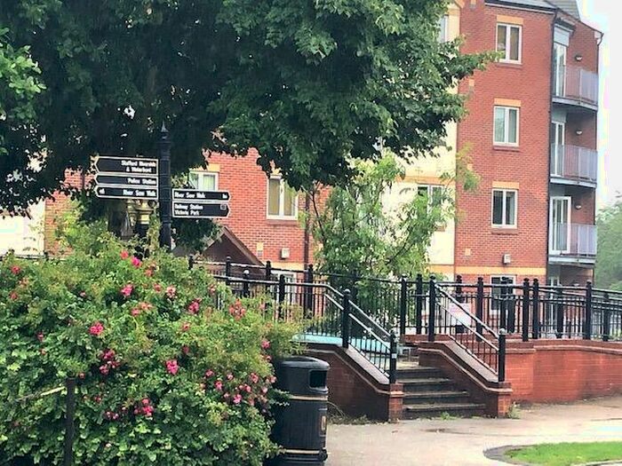 2 Bedroom Apartment To Rent In Riverside Walk - St Floor, ST16