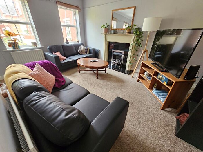 3 Bedroom House To Rent In Mansion Gate Square, Leeds, LS7