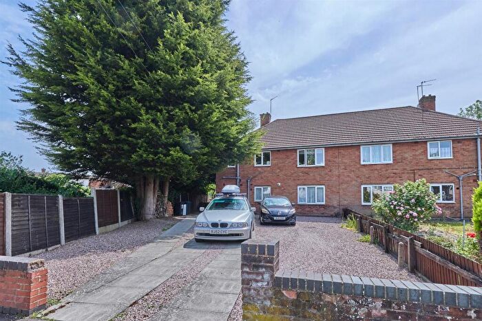 3 Bedroom Maisonette For Sale In Hinckley Road, Barwell, Leicester, LE9