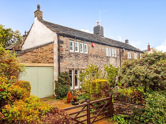 3 Bedroom Cottage For Sale In Longley, Huddersfield, HD5